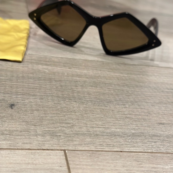 Authentic Gucci Cat Eye Sunglasses EUC main image 5